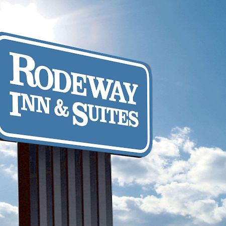 Rodeway Inn & Suites East Windsor Екстериор снимка