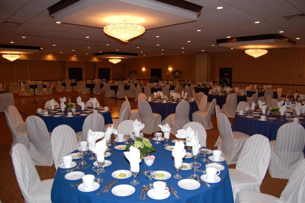 Rodeway Inn & Suites East Windsor Екстериор снимка