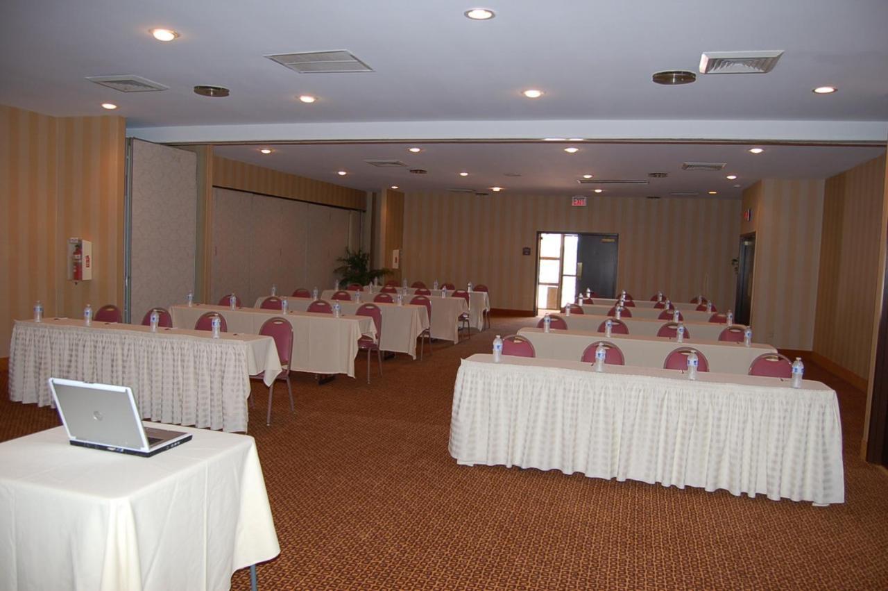 Rodeway Inn & Suites East Windsor Екстериор снимка
