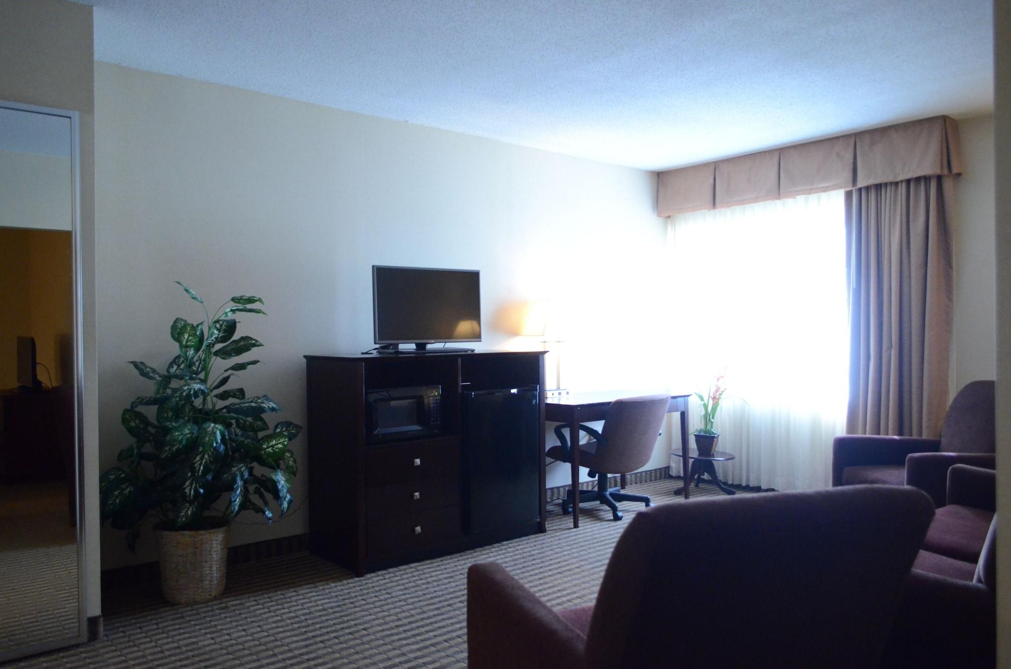 Rodeway Inn & Suites East Windsor Екстериор снимка