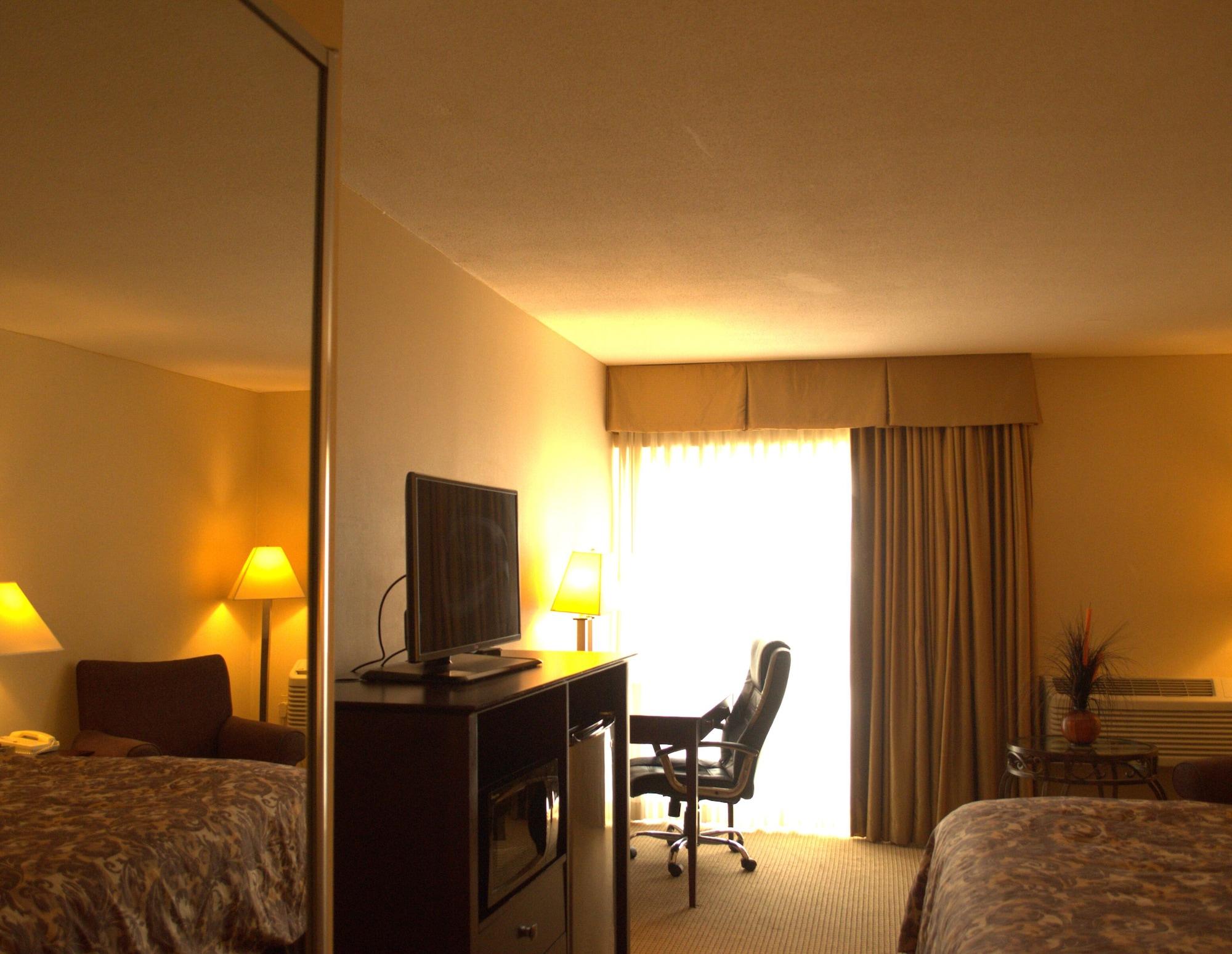 Rodeway Inn & Suites East Windsor Екстериор снимка