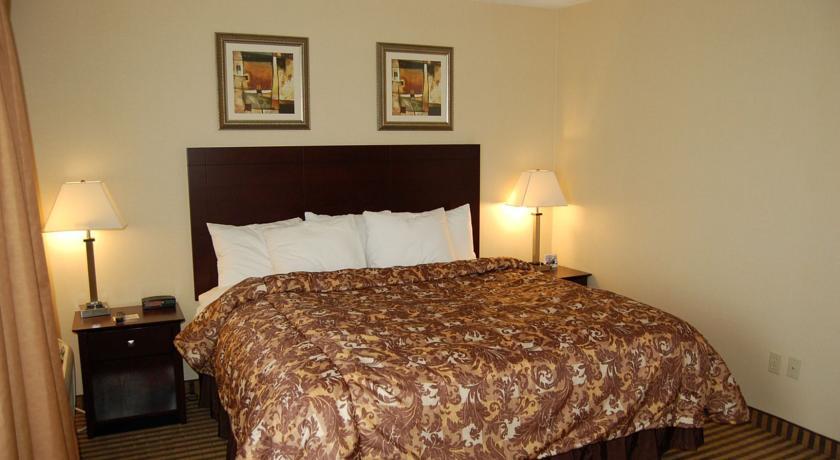 Rodeway Inn & Suites East Windsor Екстериор снимка