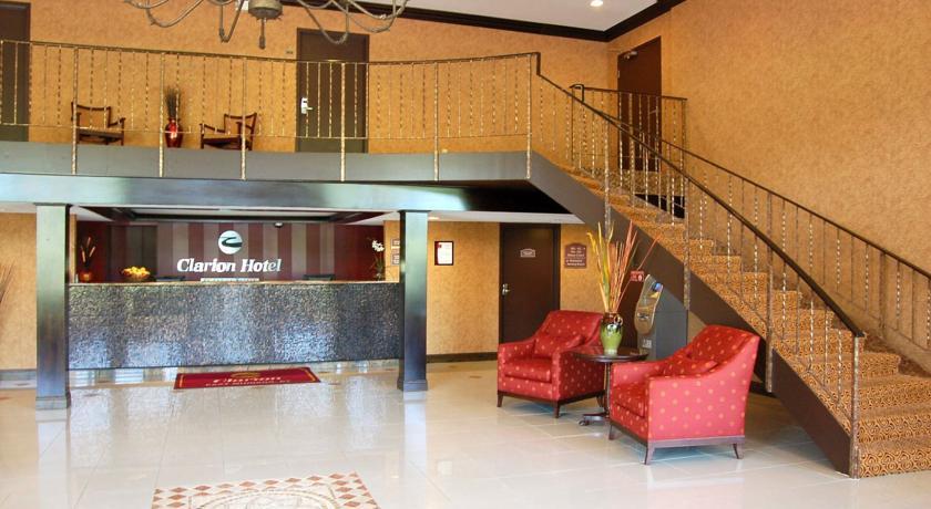Rodeway Inn & Suites East Windsor Екстериор снимка